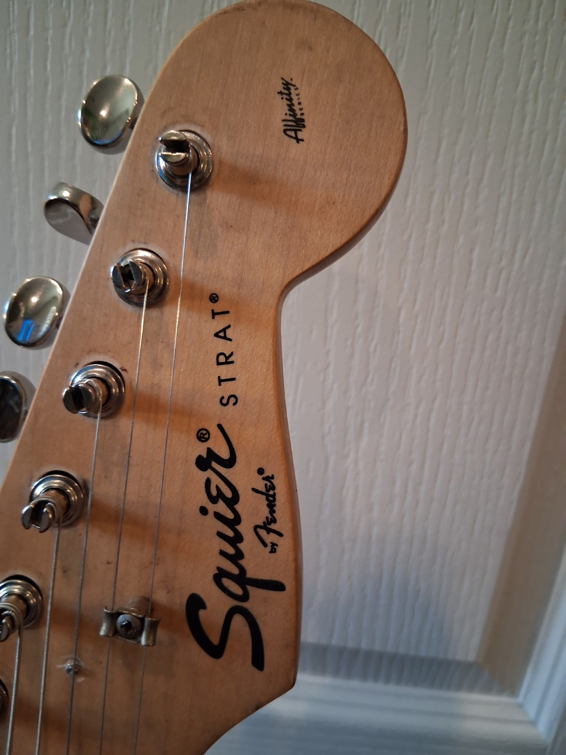 Squier Strat headstock and split-post tuners