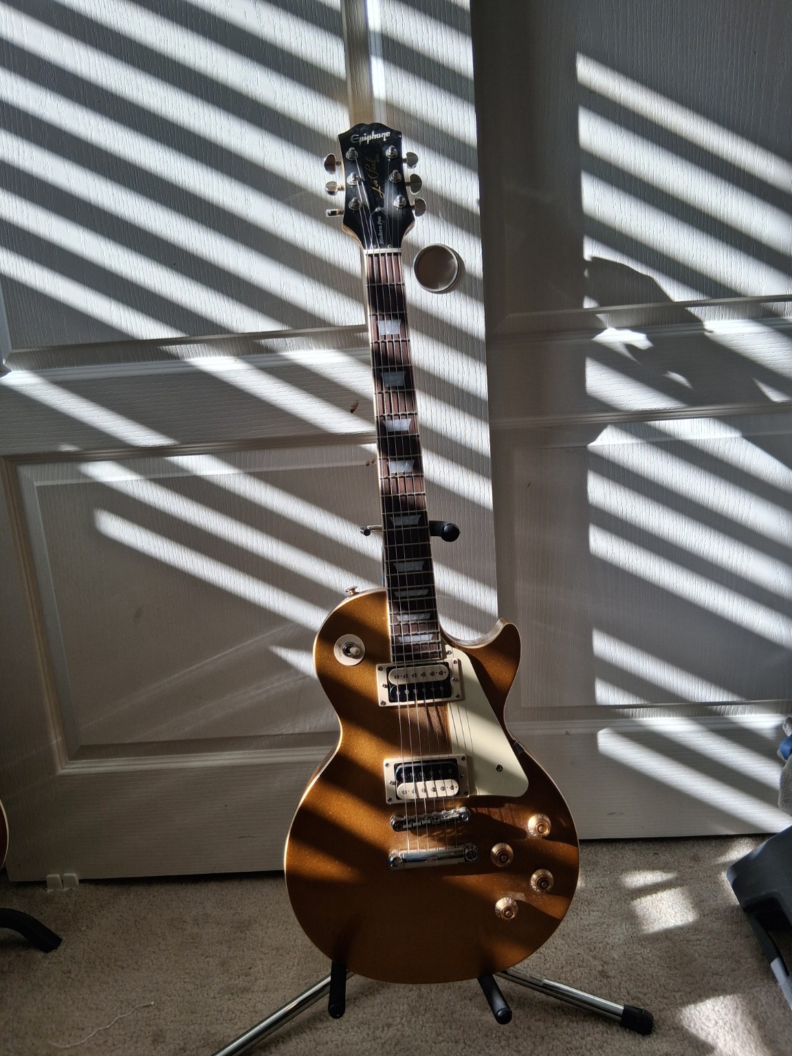 2025 Epiphone Les Paul Modern Pro in metallic gold